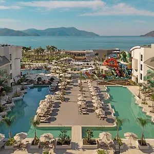 ***** Otel Liberty Signa Türkiye